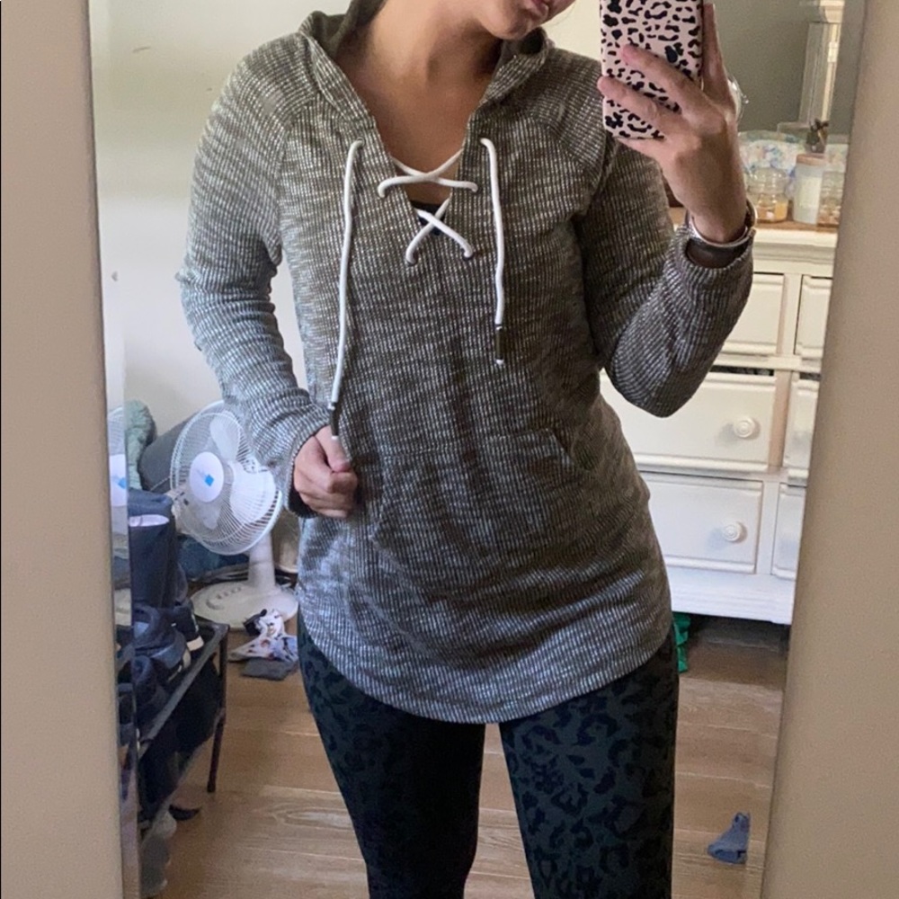 Green sweater/sweatshirt